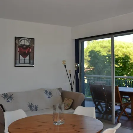 3 Pièces Moderne Et Calme, 5 Minutes Et Golf